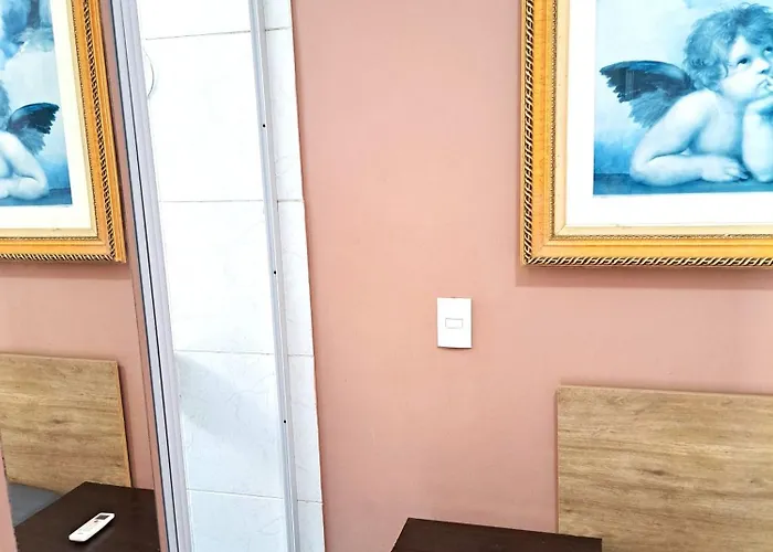 10 Studios